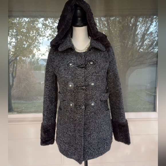 BKE Outwear The Buckle Black Gray Faux Fur Marled Peacoat Style Jacket Size S - Picture 3 of 16
